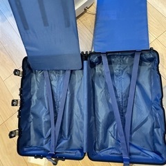 63Lスーツケースの画像