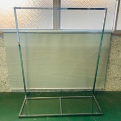 値下げ　スタイリッシュ ハンガーラック　アクリル板　ワードローブ...