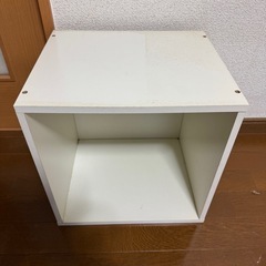 ③ カラーボックス　収納