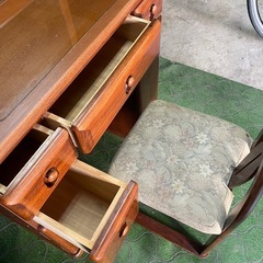 無料に致します。❗️大塚家具製のアンティーク調鏡台の画像