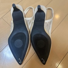 新品・未使用)アイボリー レース ミュール(5cm)の画像