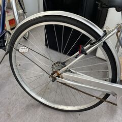 27インチ 自転車 変速なし 鍵付き カゴ ライトあり シンプル シルバー 札幌市手稲区の画像