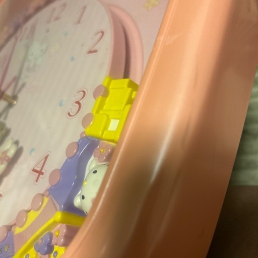 【値下げ】キティちゃんが動くピンクの掛け時計【かわいい】