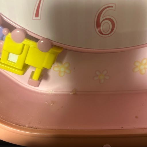 【値下げ】キティちゃんが動くピンクの掛け時計【かわいい】