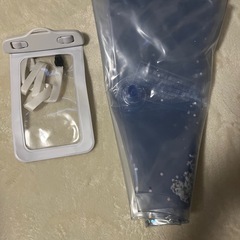 浮き輪　防水スマホケース