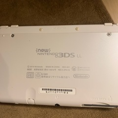 任天堂　new3DS 本体➕ソフト1つ
の画像