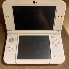 任天堂　new3DS 本体➕ソフト1つ
の画像