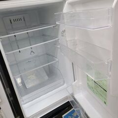 J9472 TOSHIBA　トウシバ　２ドア冷蔵庫　GR-R15BS-K　セミマットブラック　2020年製　クリーニング済み【リユースのサカイ柏店】参考価格42,350円の画像