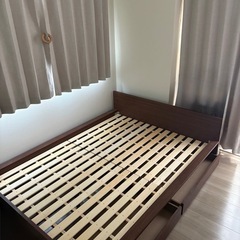 ダブルベッド（収納引き出し付き）