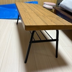 テーブル