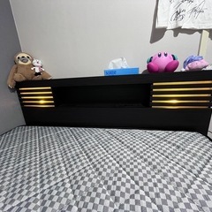 ダブルベッド　マットレスフレーム込の画像