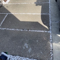 白玉石(落ち葉含む) 無料であげます
の画像