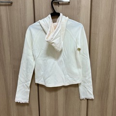 【値下げ‼️】メゾピアノ　パーカーの画像