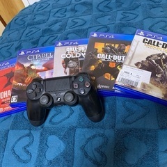 PlayStation 4コントローラーとゲームの画像
