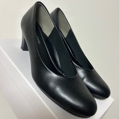 23.5黒パンプス