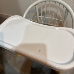 ベビーチェア　脚カバー付き　の画像