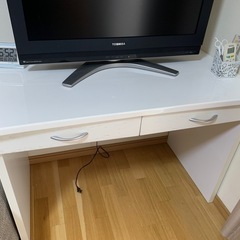 ホワイトデスク