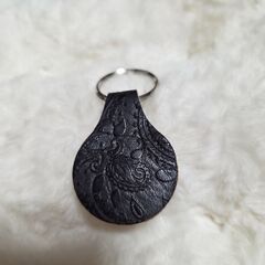 ハンドメイド革キーホルダーの画像