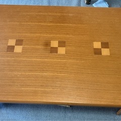 テーブル