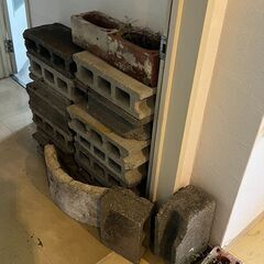 ブロック、レンガ他、資材、工具、パーツなど無料で差し上げます(^ ^)の画像