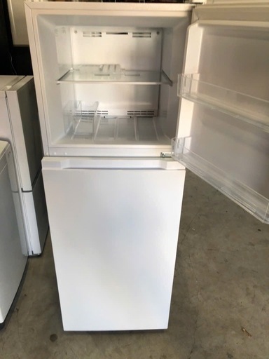 NO B185 ?福岡市内配送設置無料✨?YAMADASELECT(ヤマダセレクト)　YRZ-F23H1　2ドア冷凍冷蔵庫　(236L
