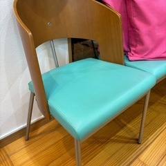 【購入希望者様決まりました】ゆったりクッションのダイニングチェア...