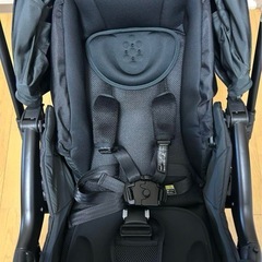 Runfee Lino'n RB4L ブラック ベビーカーの画像