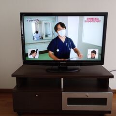 テレビ台（巾1ｍ）とテレビ37インチ（2010年製）の画像