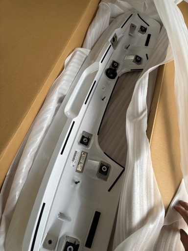 ランドクルーザー300 ZX 純正リアスポイラー（新車外し） (エカノフ