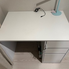 狭い家でも置ける作業デスク
