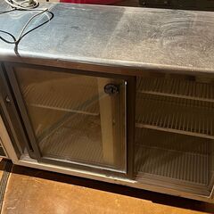 業務用冷蔵ショーケース（コールドテーブル・スライド扉式）／店舗改...