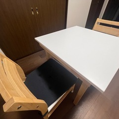 ニトリ　食卓テーブルセット　椅子付き！
の画像