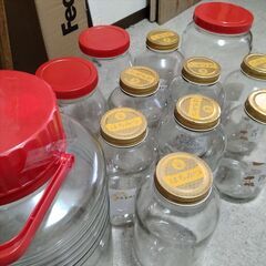 たくさんの空き瓶、取りに来てくれる方にの画像