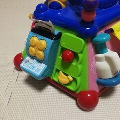トイローヤル たのしく知育! やみつきボックス( 知育玩具 / 指先遊び / 発育 )  ( 音が鳴る / ぴかぴか 光る ) 0歳 1歳 2歳 赤ちゃん向けおもちゃの画像