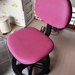 かわいい学習机とチェアのセット　IKEAの画像
