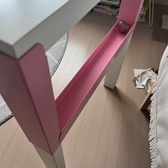 かわいい学習机とチェアのセット　IKEAの画像