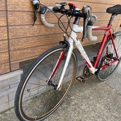 Fujiのロードバイクの画像