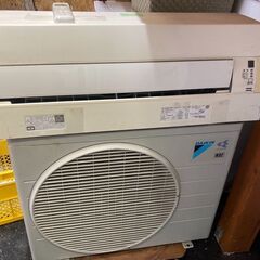 ☆中古￥23,800！DAIKIN　10畳用2.8kwルームエア...