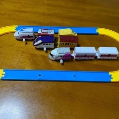 トミカとミニプラレールのセット