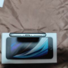 iPhone SE2 64GB SIMフリー　美品　ホワイト　MX9T2J/A A2296 Whiteの画像