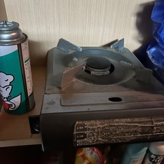 カセットコンロ、使いかけのボンベ