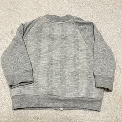 西松屋　トレーナー前開き　80サイズの画像
