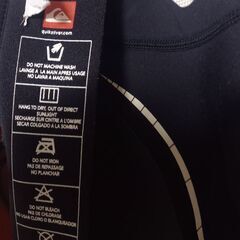 ウエットスーツ　Quiksilver 　クイックシルバー　小柄女性　子供サイズ　の画像