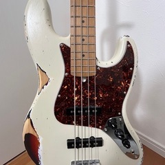 マルチレイヤー4弦ジャズベース　レリック加工の画像