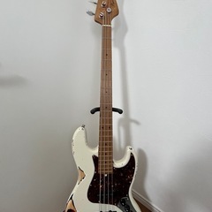 マルチレイヤー4弦ジャズベース　レリック加工の画像