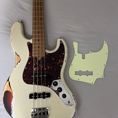 マルチレイヤー4弦ジャズベース　レリック加工の画像