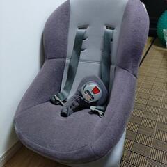 COMBIチャイルドシート