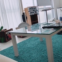 【急募】ガラステーブルの画像