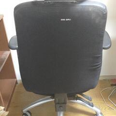 ヘッドレスト付きハイバックチェアの画像