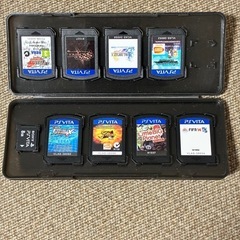 【美品・動作確認済み】PS Vita 本体＋人気英語ソフト8本＋メモリーカード8GB セット（スクリーン保護フィルム付き）の画像
